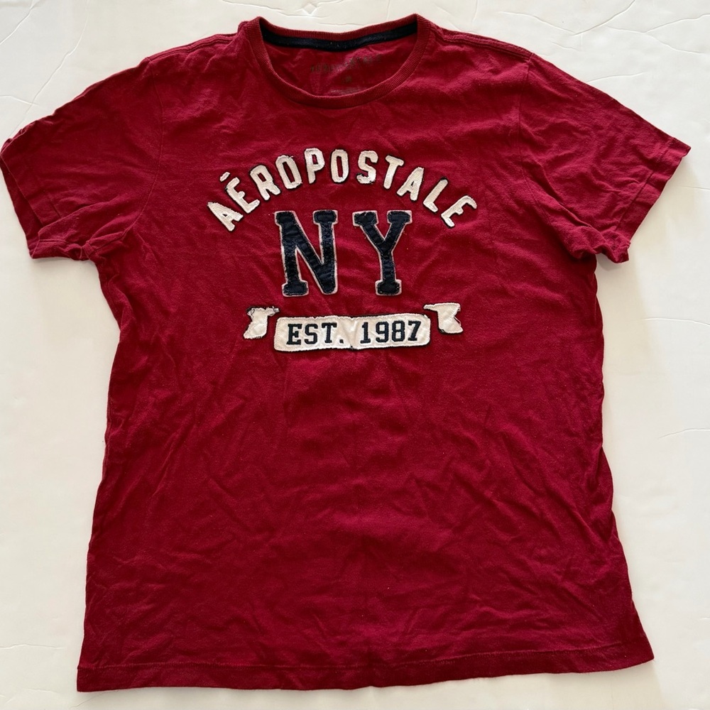 Vintage Aeropostale Men's Red NY Graphic Tee